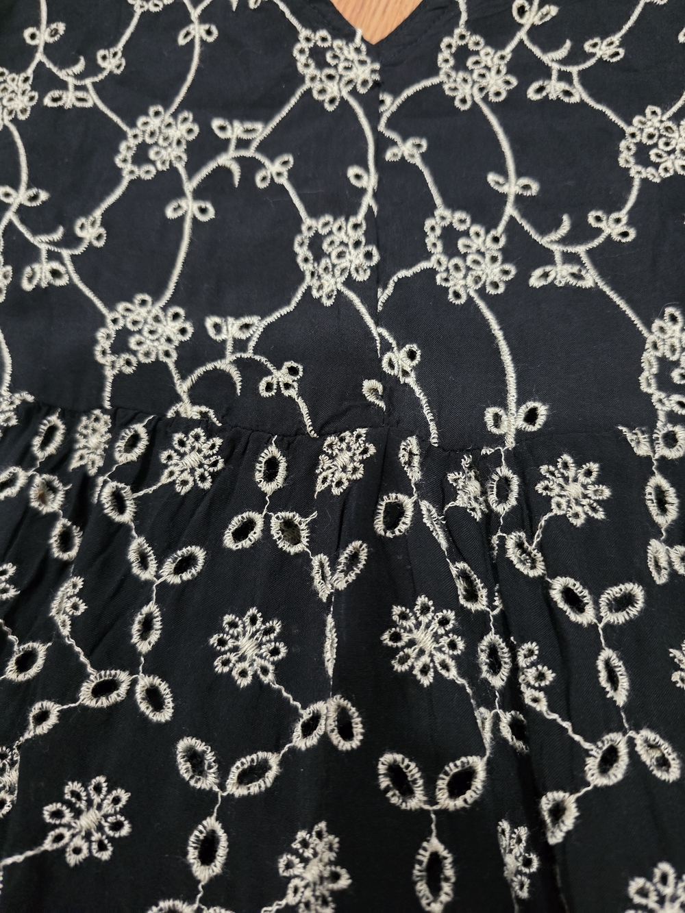 American Eagle Boho Floral Embroidery Eyelet Lace Babydoll Tank Blouse Size XS - Picture 4 of 5